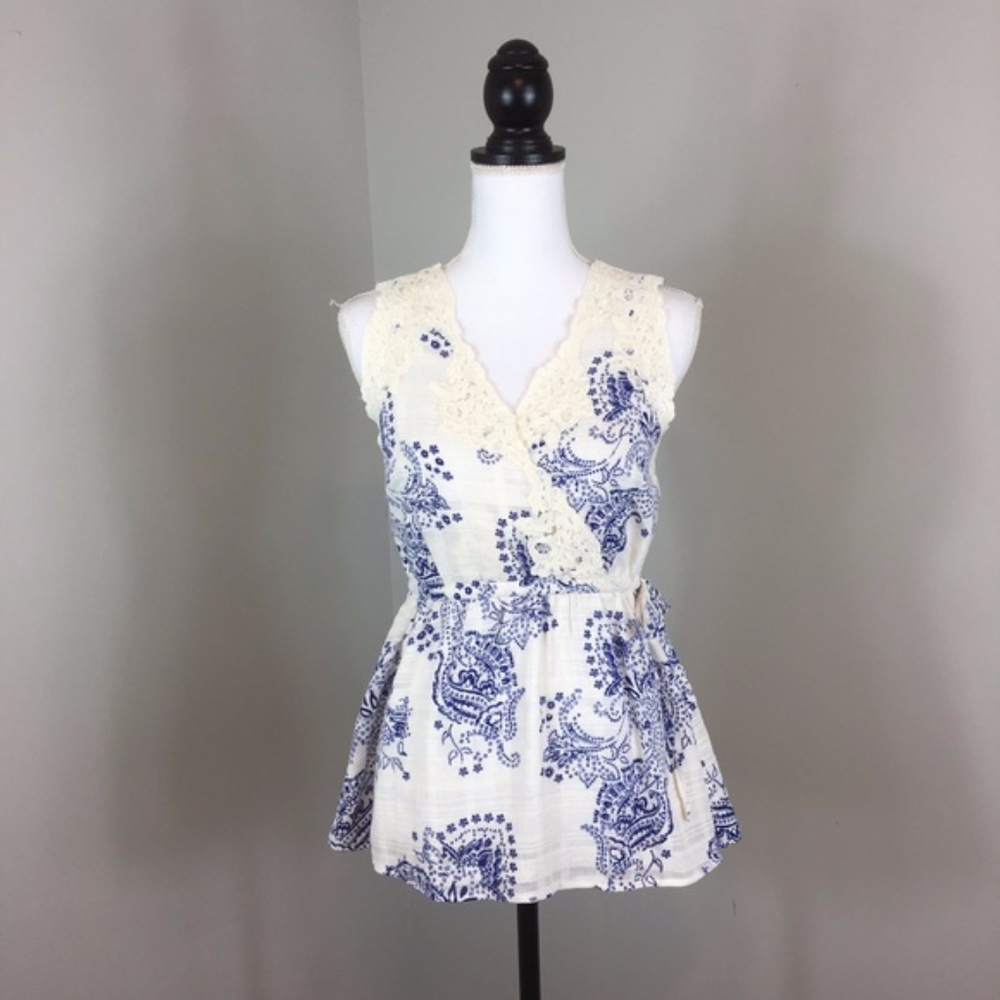 EUC CAbi Veranda Sleeveless Blouse sz S style#5223